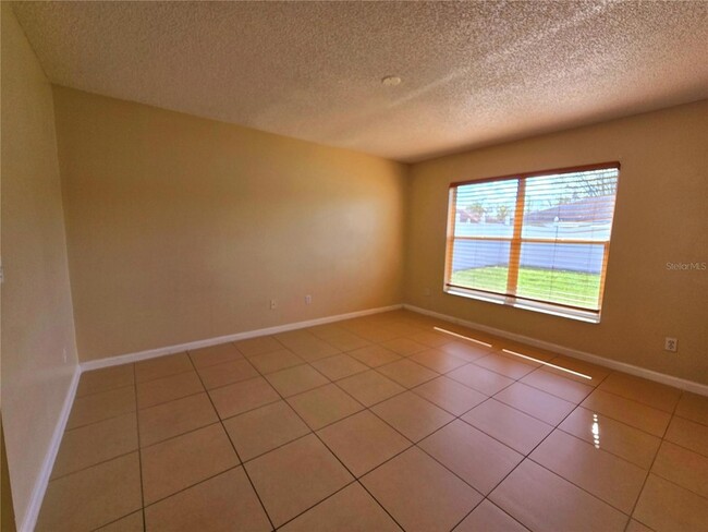 Building Photo - 5100 Heatherstone Dr