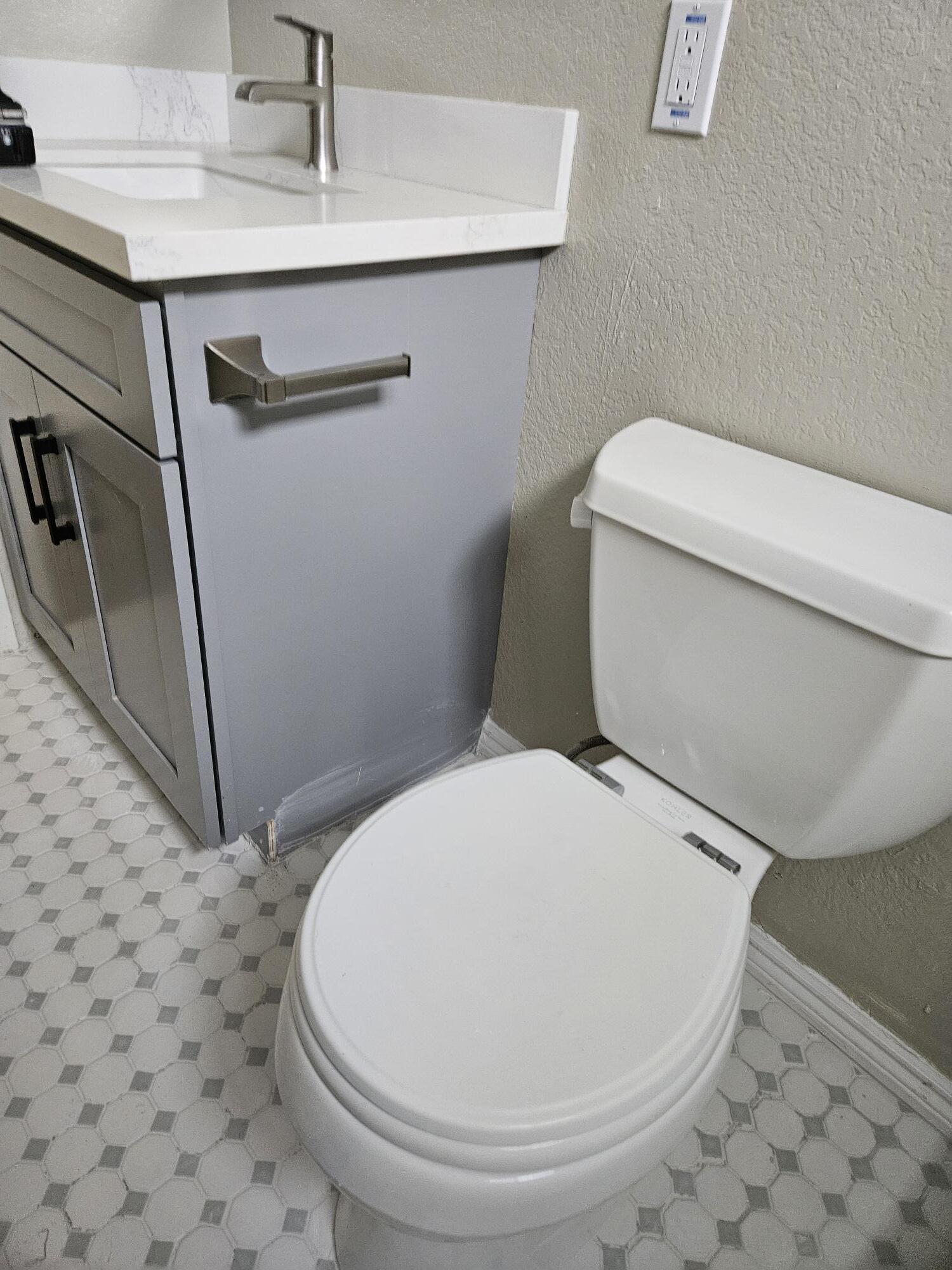 Building Photo - 220 Marguerita Ave