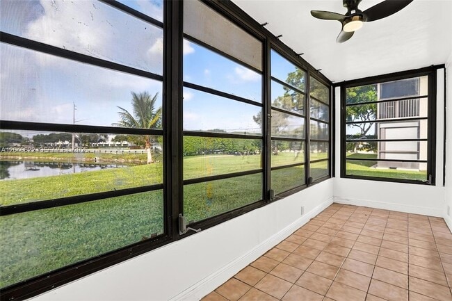 Building Photo - 9920 NW 68th Pl
