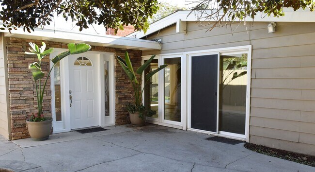 Primary Photo - 3BR 2BA San Carlos Home - Vinyl Flooring, ...