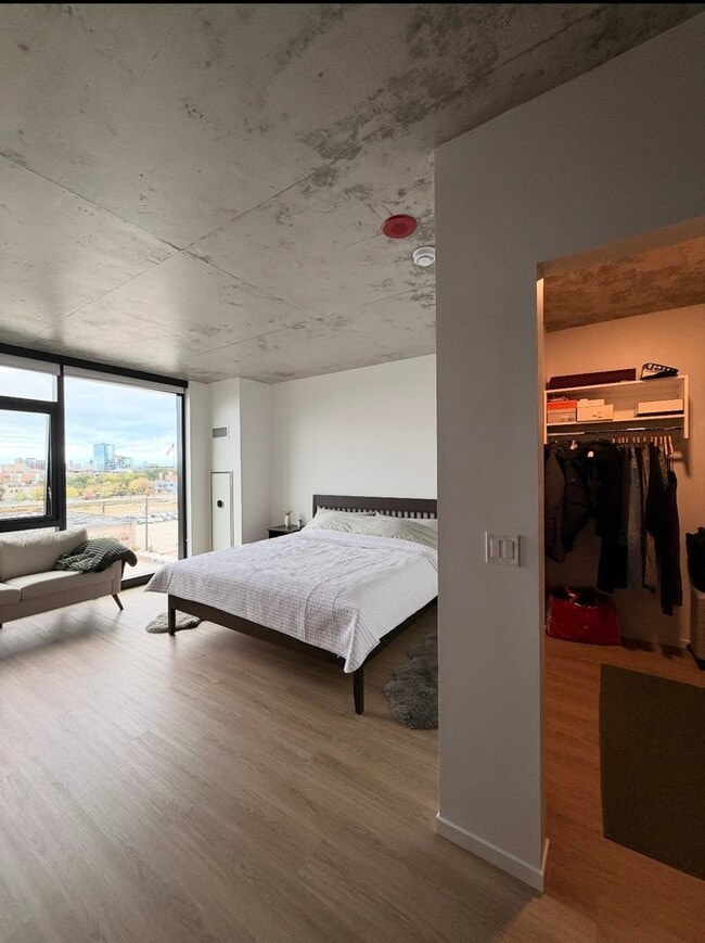 Building Photo - 225 N Elizabeth St