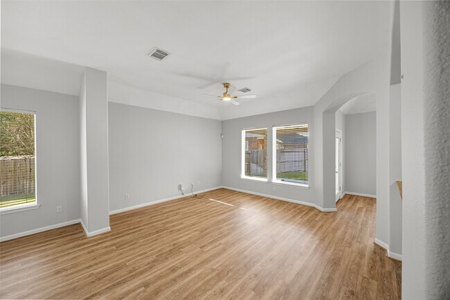 Building Photo - 12322 W Elizabeth Shore Loop