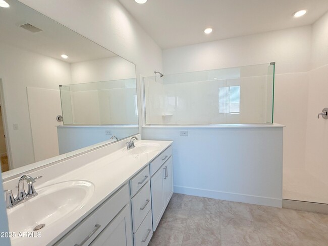 Building Photo - 14807 W Soft Wind Dr