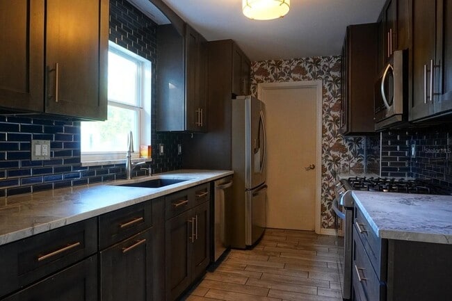 Building Photo - 668 Georgia Ave