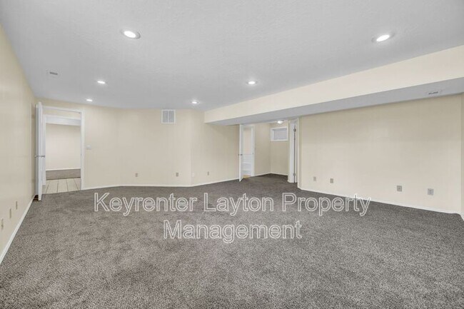 Building Photo - 2420 Bonneville Terrace Dr
