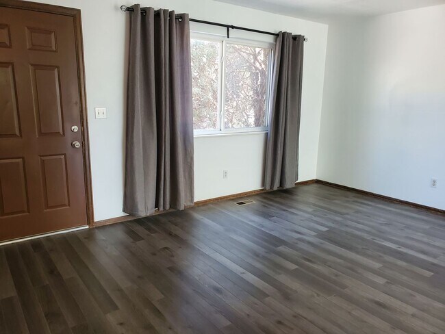 Building Photo - 5528 Fiesta Ln