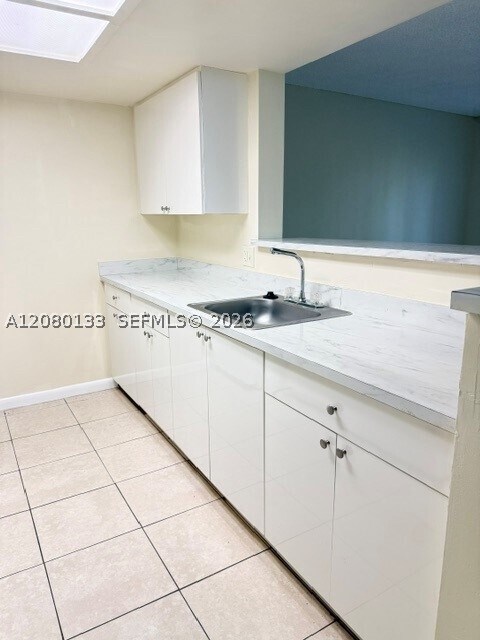 Building Photo - 3218 Coral Lake Dr