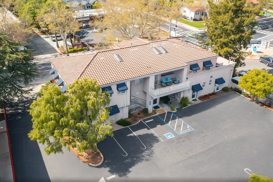 Primary Photo - 654 N Santa Cruz Ave