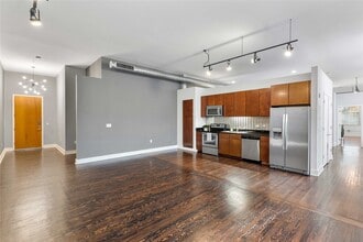 Building Photo - 1312 Live Oak St