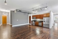 Building Photo - 1312 Live Oak St