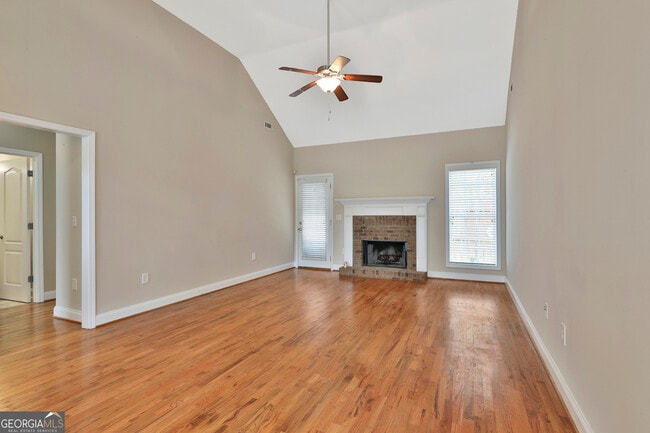 Building Photo - 227 Village Park Dr