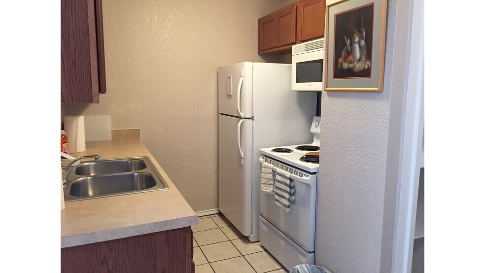 Building Photo - 10910 Baltic Dr