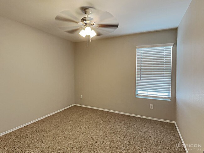 Building Photo - 747 Myrtle Ln