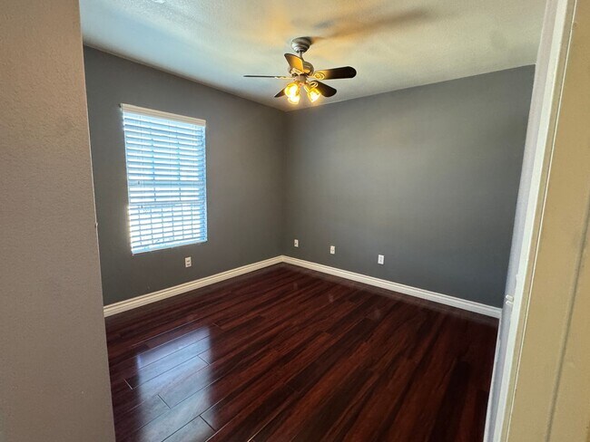 Building Photo - Amazing House For Rent