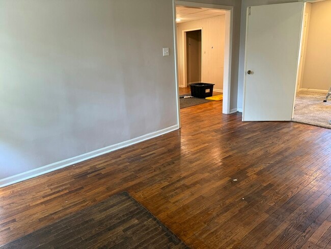 Building Photo - 820 Hall St
