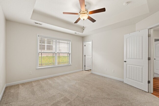 Building Photo - 3 BR, 2 BA 2-Car Garage Modern Ranch Livin...