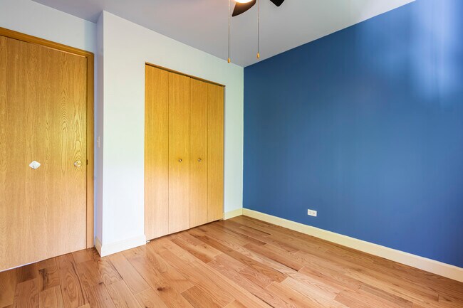 Building Photo - 2284 Woodside Dr