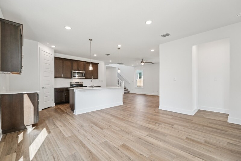 Building Photo - 1112 Yaupon Holly Dr