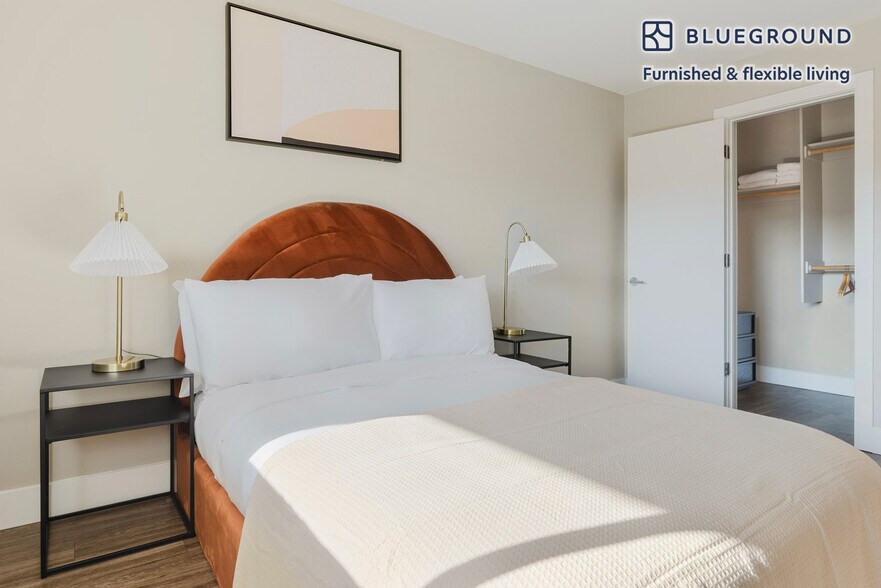 Building Photo - 644 Edgewater Blvd