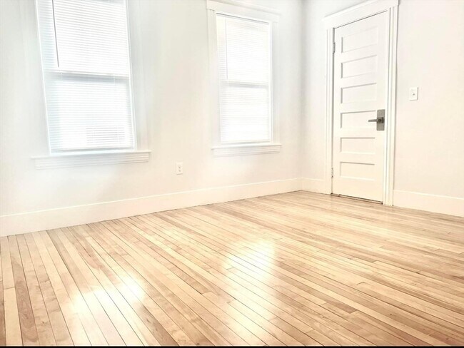 Building Photo - 24 Windham St