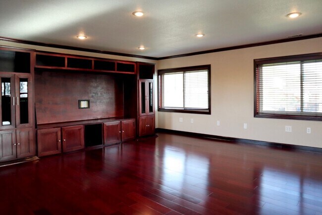 Building Photo - 35754 Mission Blvd