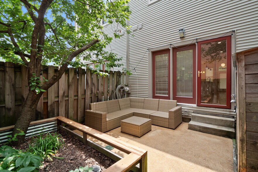 Building Photo - 4303 Laclede Ave