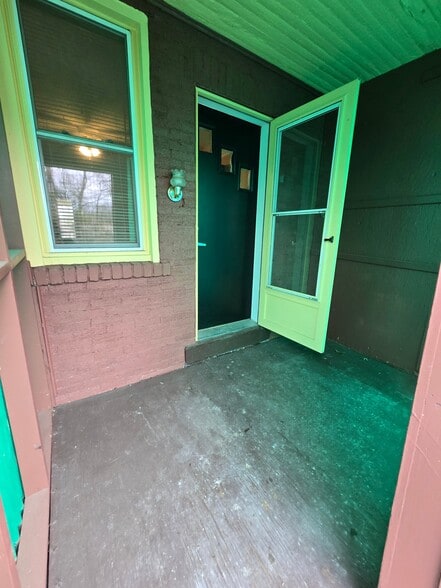 Building Photo - 3931 Bell St