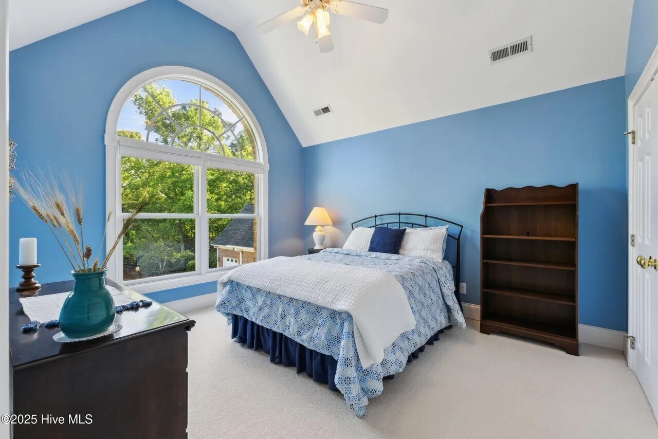 Building Photo - 8700 Thornblade Cir