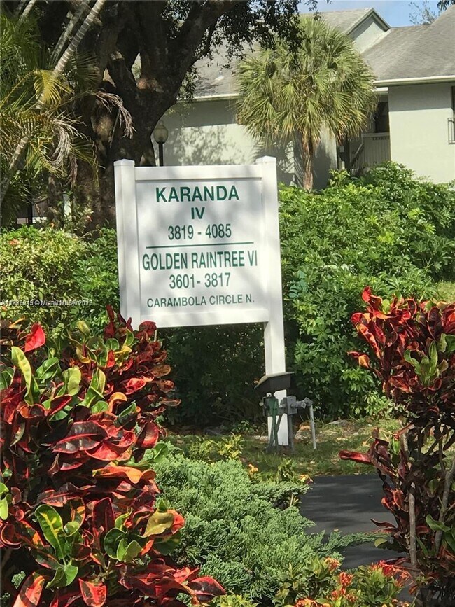 Building Photo - 3864 Carambola Cir N