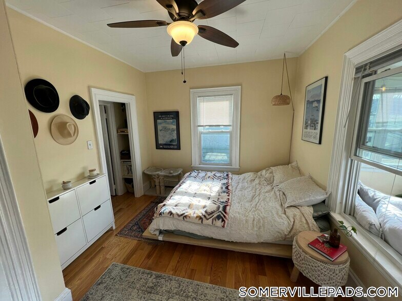 Building Photo - 12 Claremon St