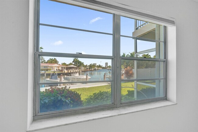 Building Photo - 2201 SE 9th St