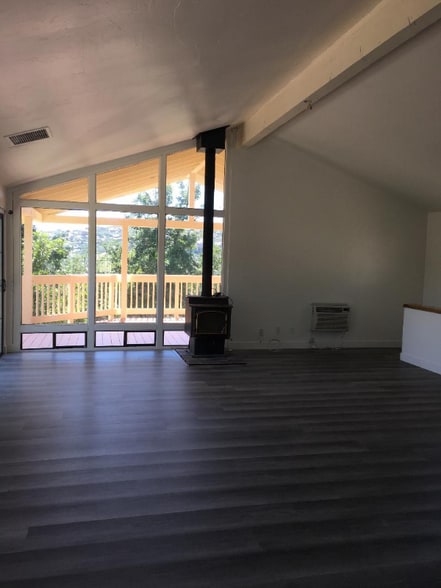 Building Photo - 18988 Via Pamela