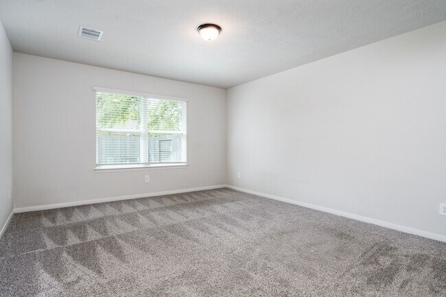 Building Photo - 911 Acorn Trail Pl