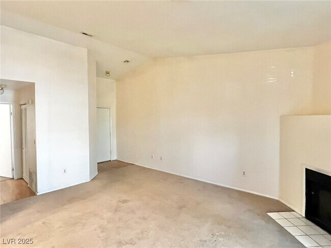 Building Photo - 2140 Pinetop Ln