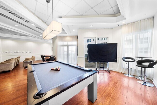 Building Photo - 4775 Collins Ave