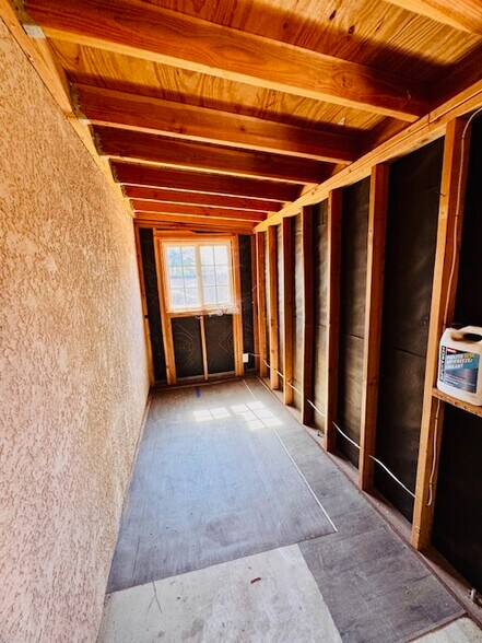 Building Photo - 317 S Lark Ellen Ave