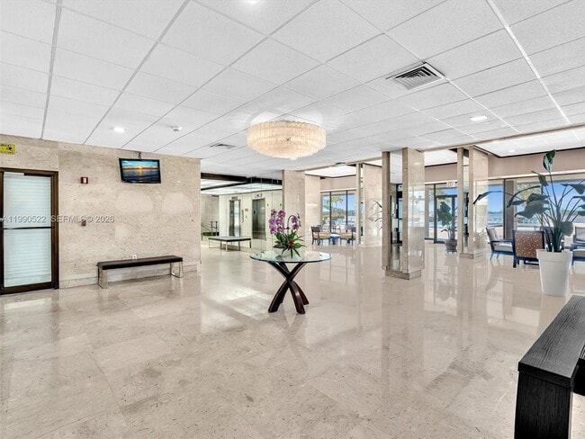 Building Photo - 300 Bayview Dr