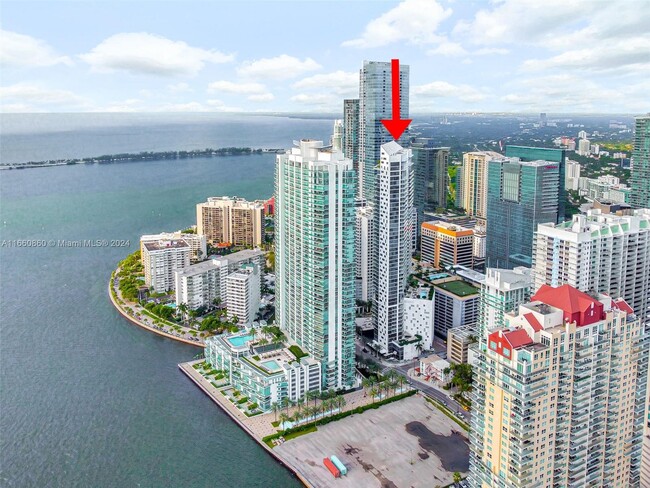 Building Photo - 1300 Brickell Bay Dr