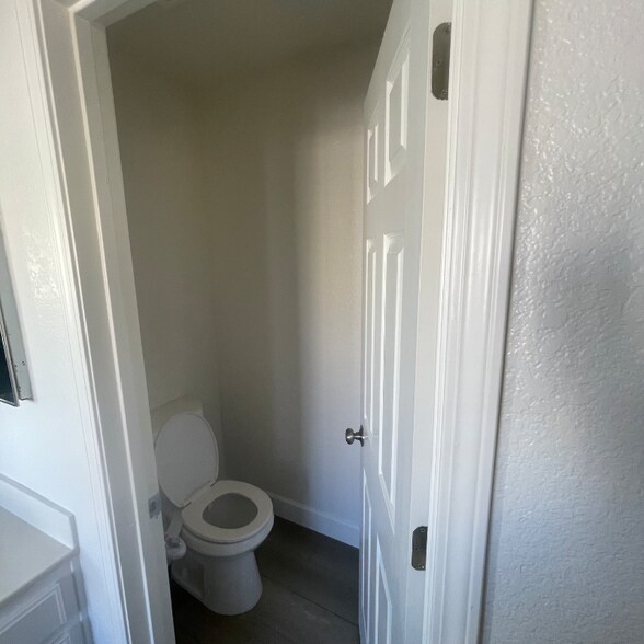 Building Photo - 1924 Rochester St