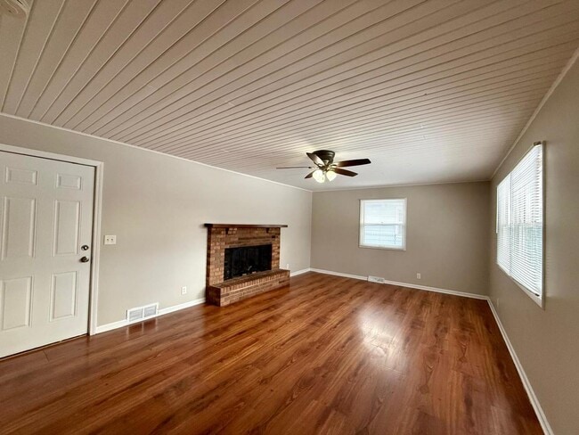 Building Photo - 746 N Glenwood Pl