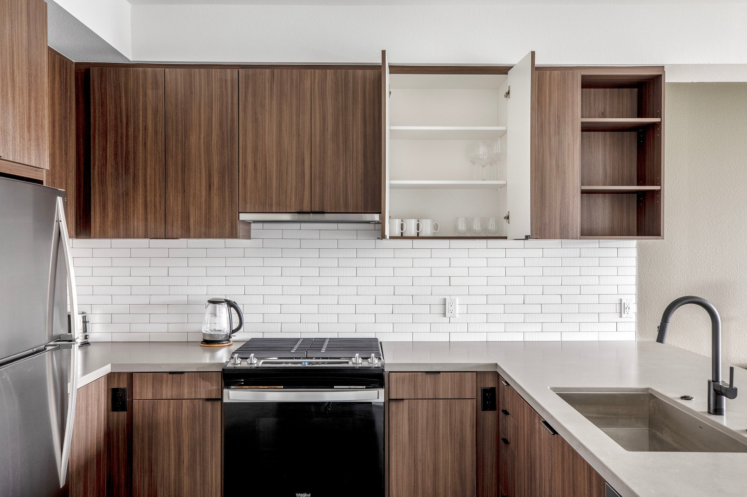 Building Photo - 101 River Pk Dr