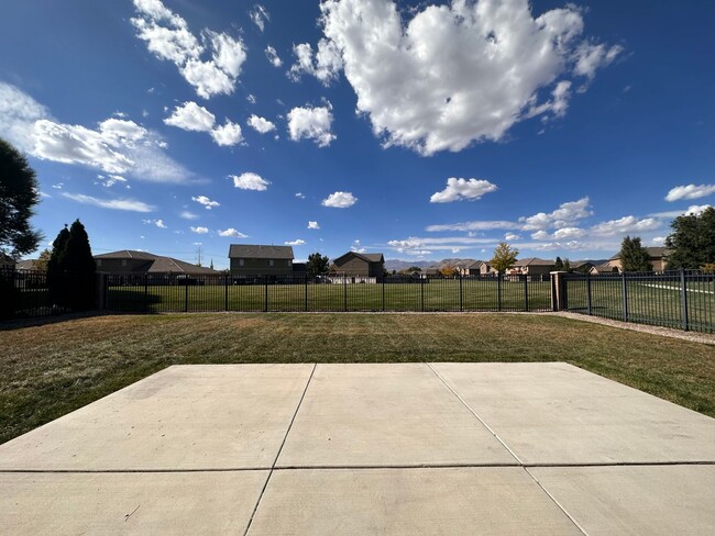 Building Photo - Great Lehi Home Now Available!