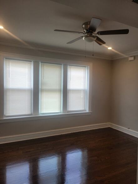 Building Photo - 7918 S Essex Ave