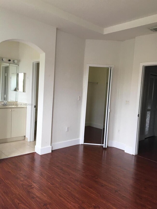 Building Photo - 10803 NW 83rd St