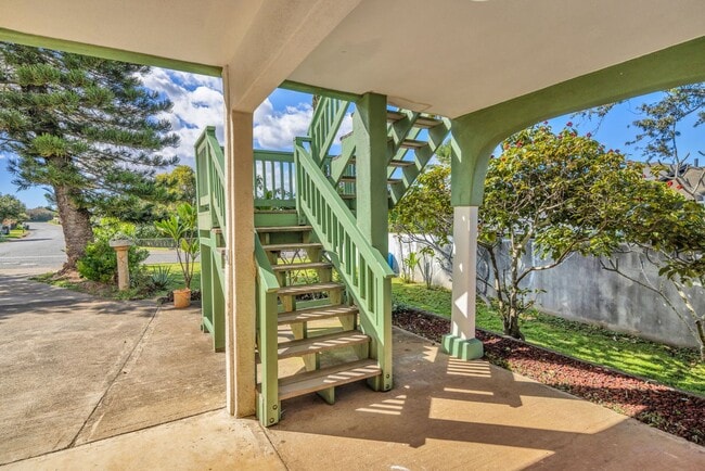 Building Photo - Charming 3BR Makawao Upstairs Home – Bright, Breezy & Move-In Ready