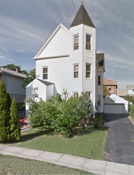 Building Photo - 231 Columbus Pl