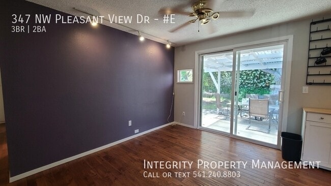 Building Photo - 347 NW Pleasant View Dr