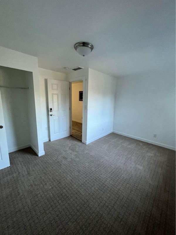 Building Photo - 2112 164th Ave NE