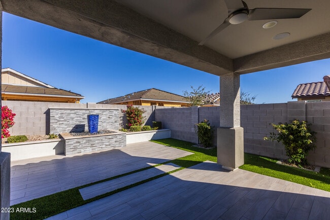 Building Photo - 15292 W Linden St