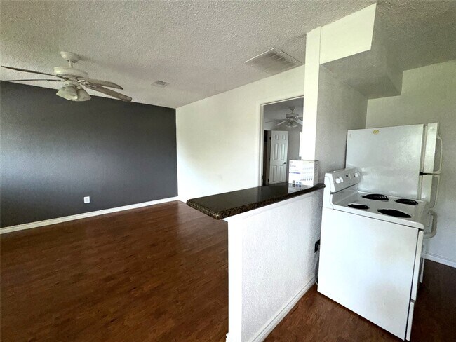 Building Photo - 1405 2nd St